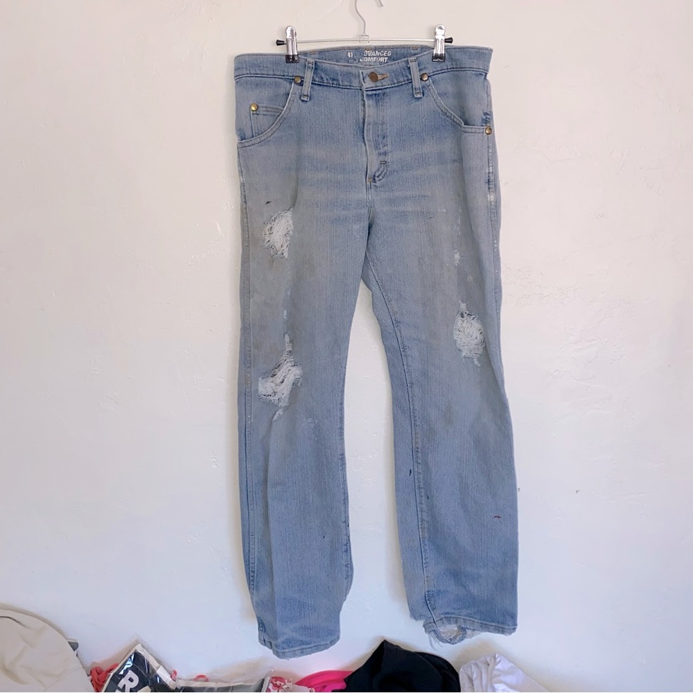 Perfectly Destroyed Wrangler Jeans Men’s 33 34 Waist x 30 Inseam Distressed Worn